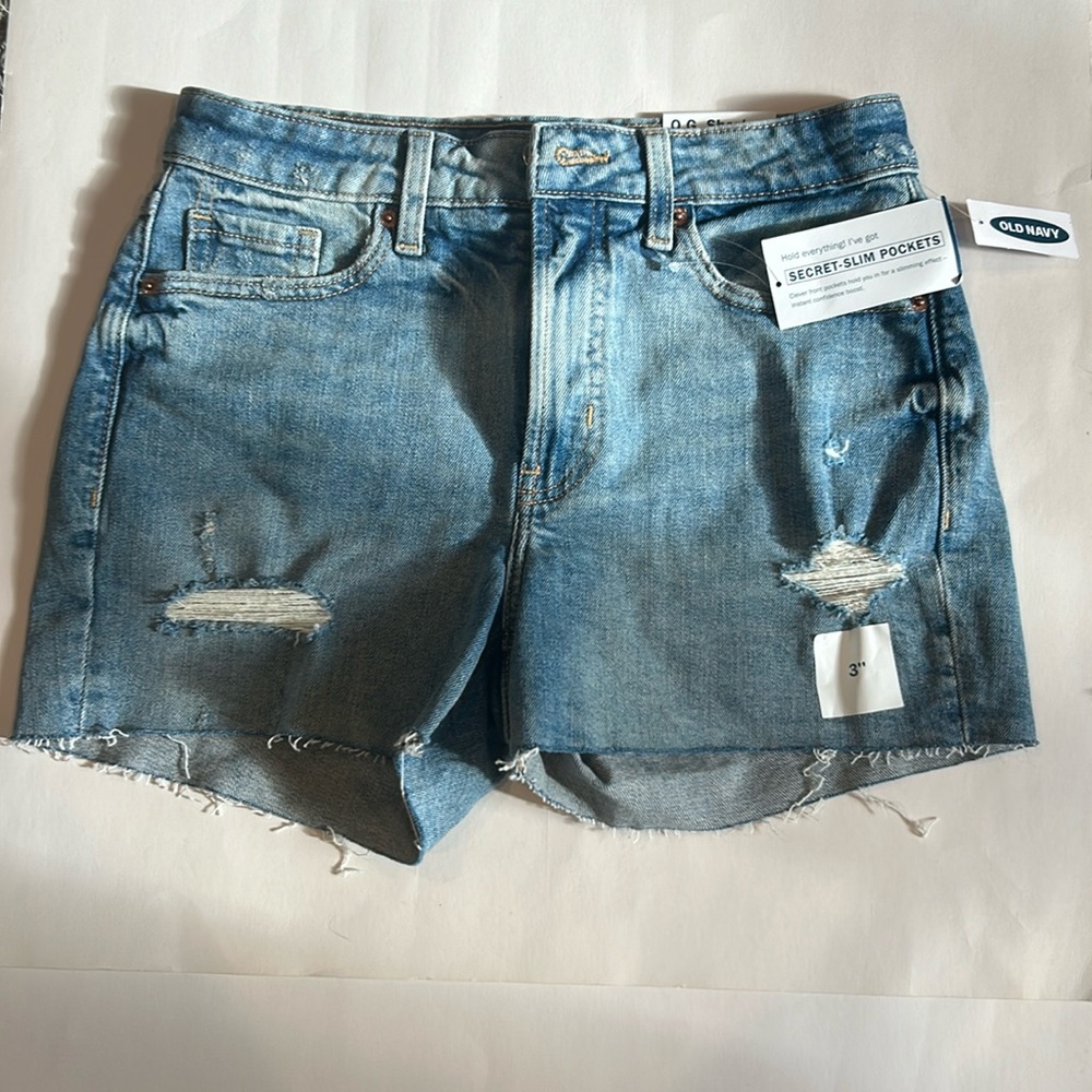 Woman’s size 4 old navy jeans shorts, new with tags
